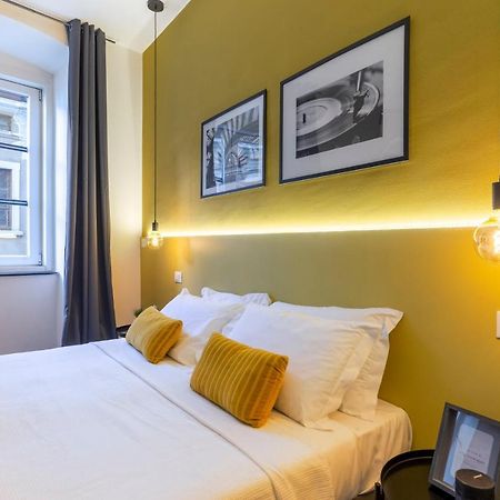 Tram Apartment For 4 Guests Trieste Bagian luar foto
