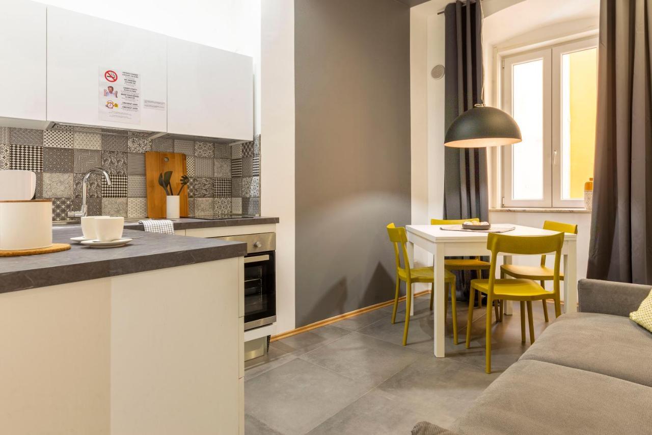 Tram Apartment For 4 Guests Trieste Bagian luar foto