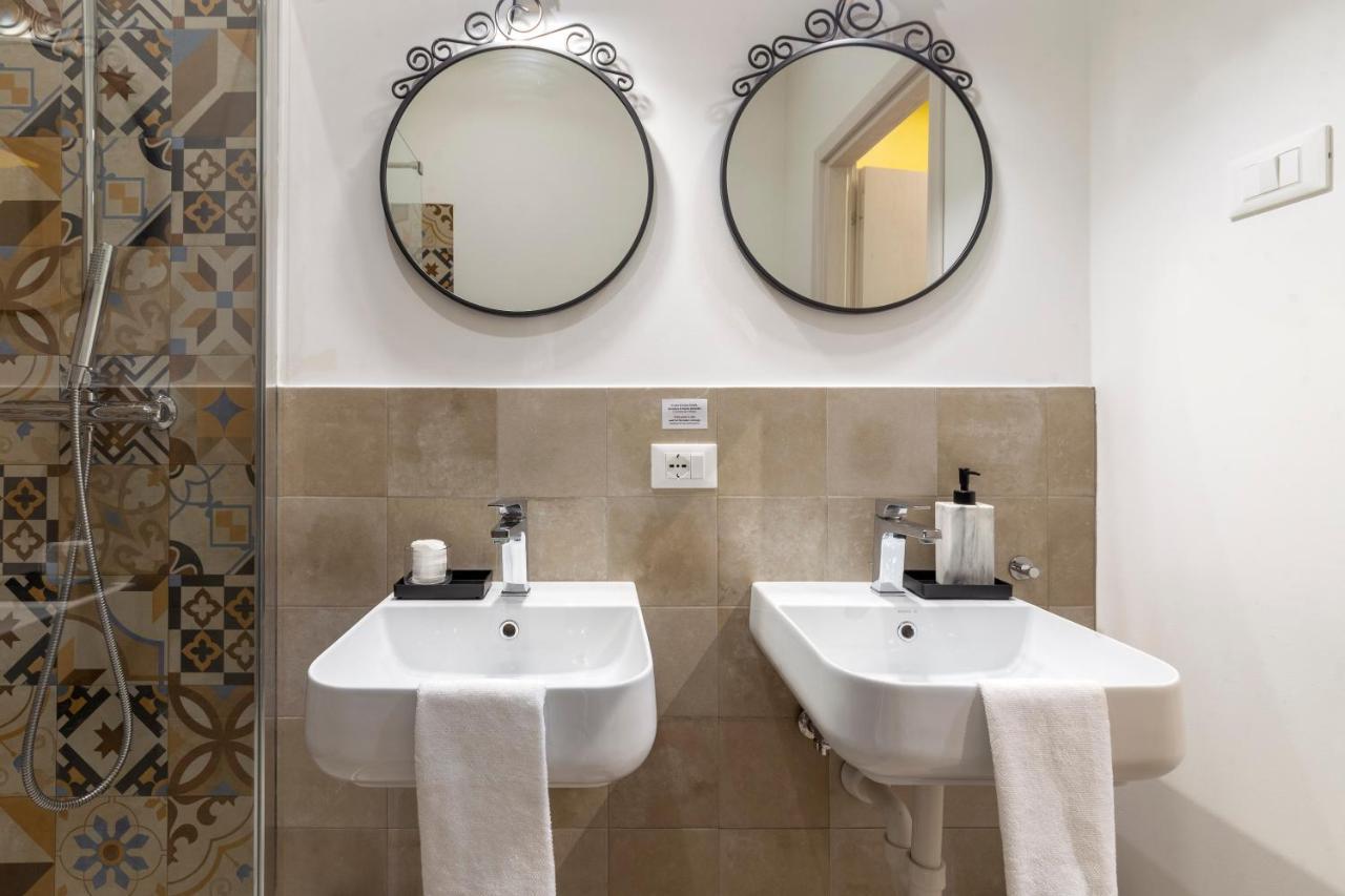 Tram Apartment For 4 Guests Trieste Bagian luar foto
