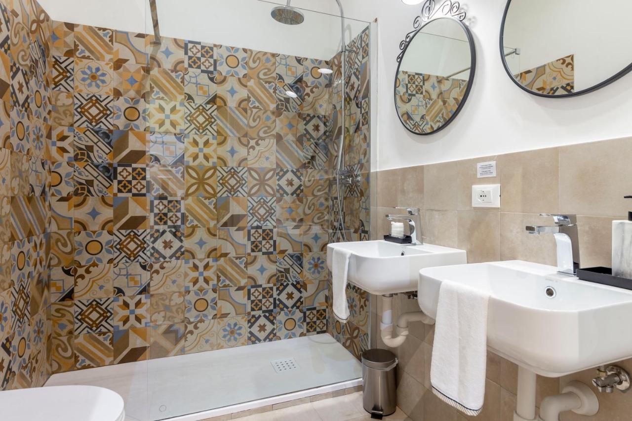 Tram Apartment For 4 Guests Trieste Bagian luar foto