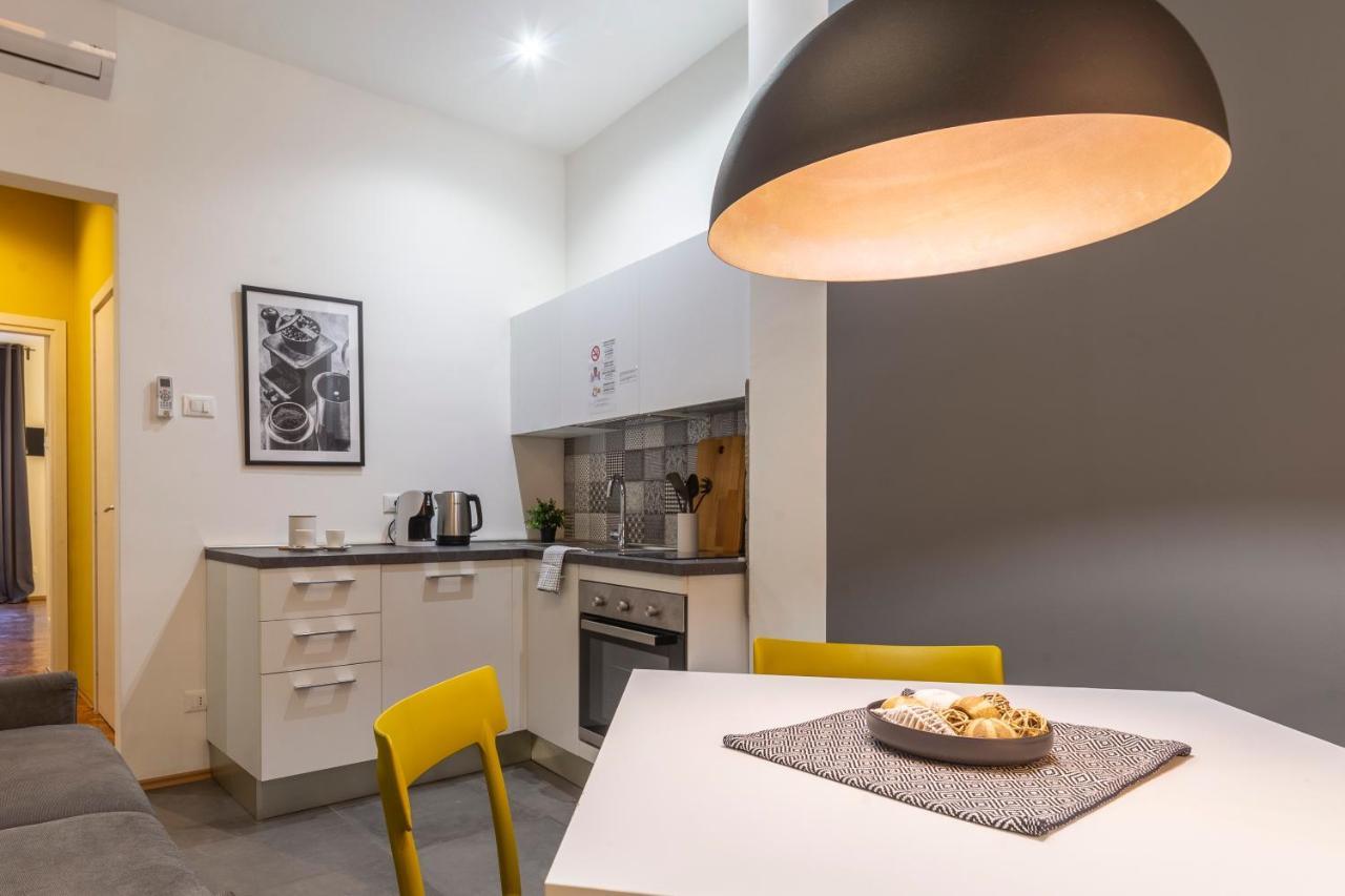 Tram Apartment For 4 Guests Trieste Bagian luar foto