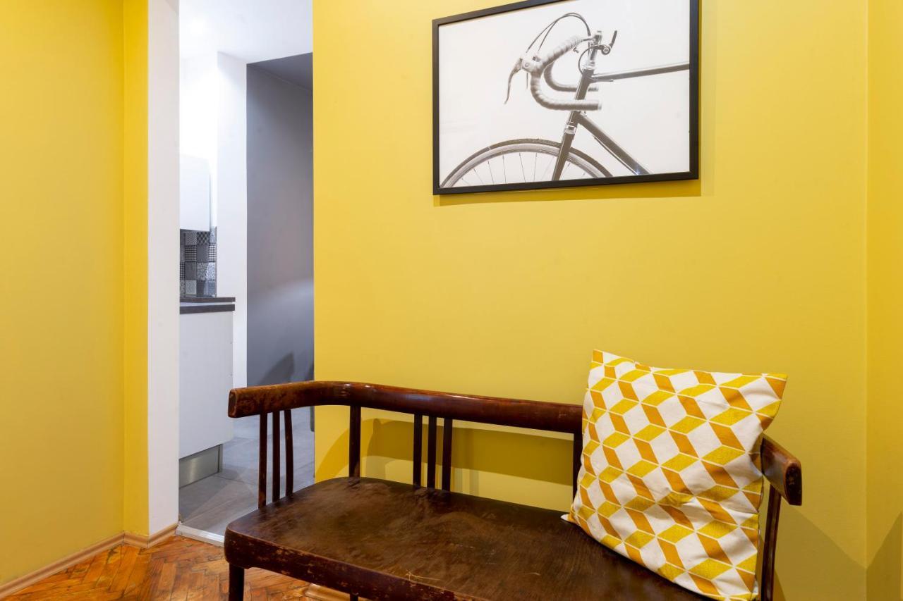 Tram Apartment For 4 Guests Trieste Bagian luar foto